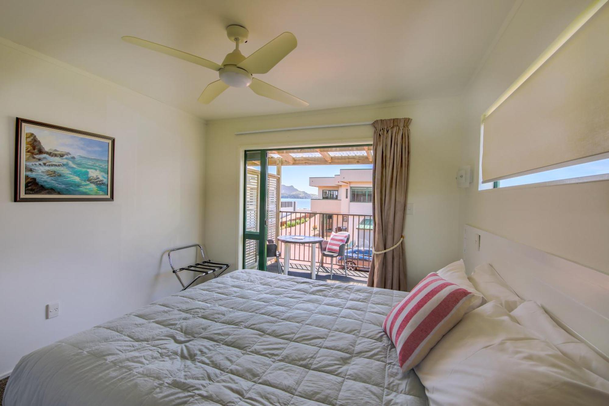 Blue Marlin Apartments Уитианга Екстериор снимка