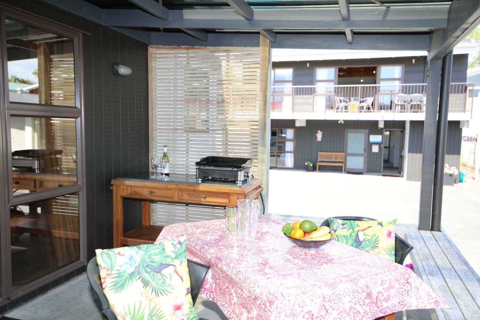 Blue Marlin Apartments Уитианга Екстериор снимка