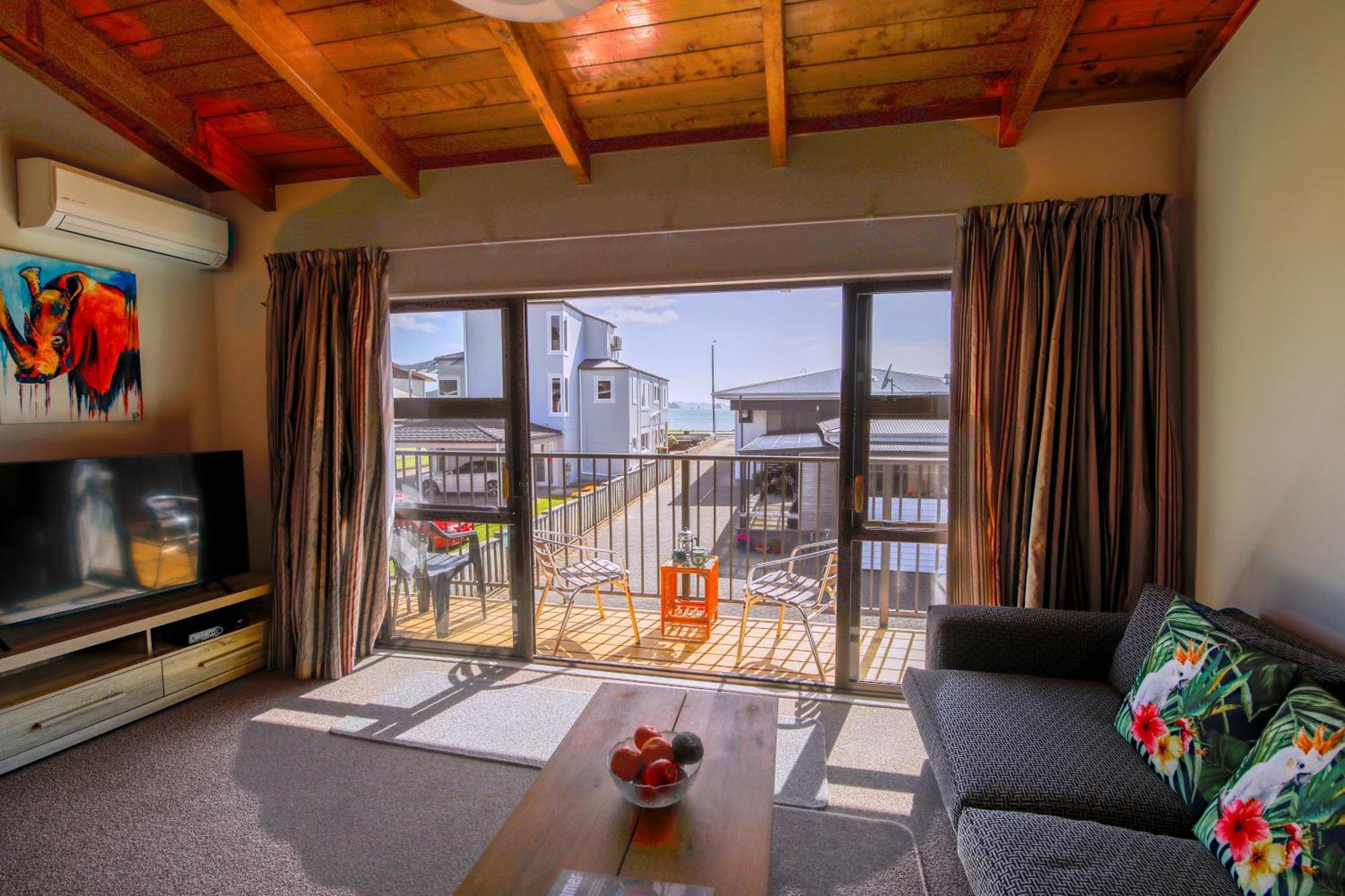 Blue Marlin Apartments Уитианга Екстериор снимка
